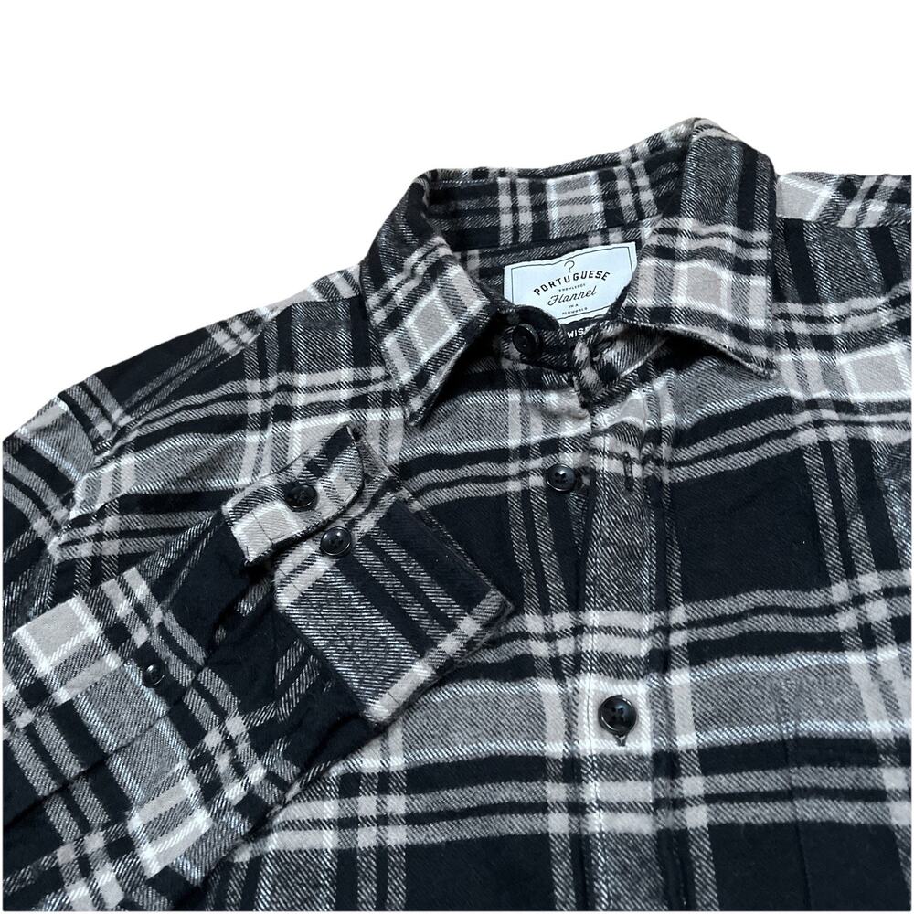 Portuguese Flannel Old Style Wisdom Sz Medium Button Up Shirt Plaid Black White